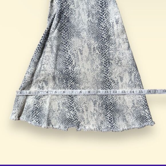 Altar’s State Snakeskin Bell Bottom High Waist Jeans sz Small - Picture 6 of 10